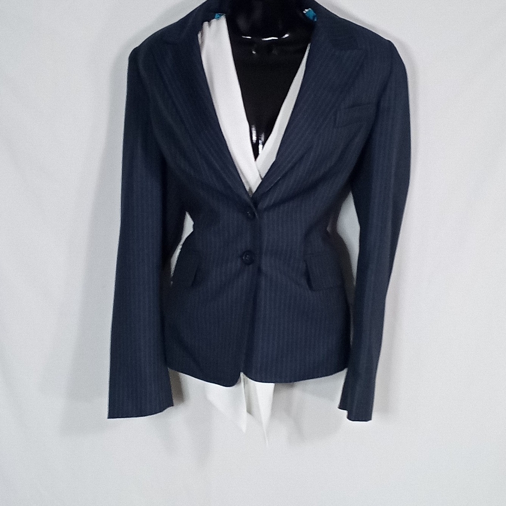 ANNE KLEIN SUIT - Women's 6 Pinstripe Two Piece Suit With Sheer Top